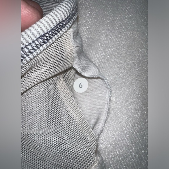 Lululemon Power Y Tank *Luon / Size 6 - Picture 9 of 9